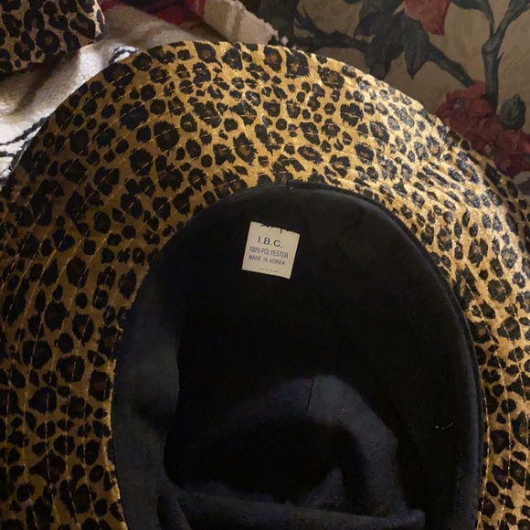 Animal Print Blazer ( Hat Sold Separate)… - Picture 3 of 7